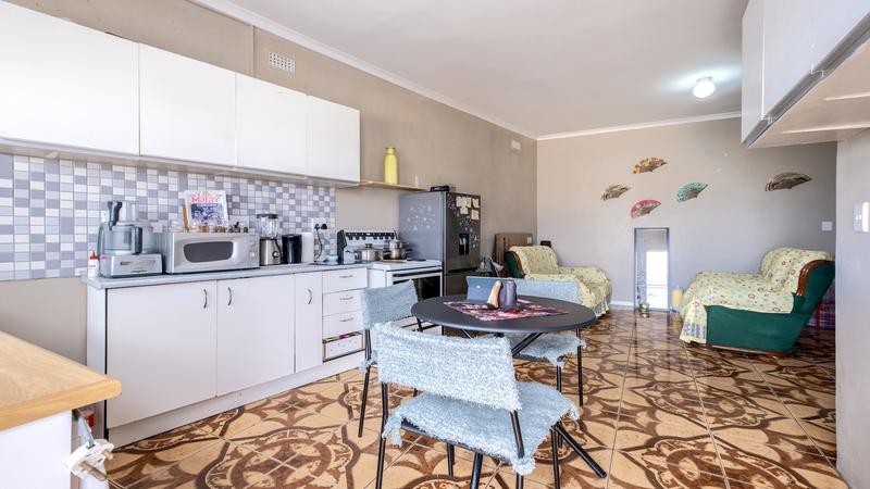 6 Bedroom Property for Sale in Kensington Western Cape